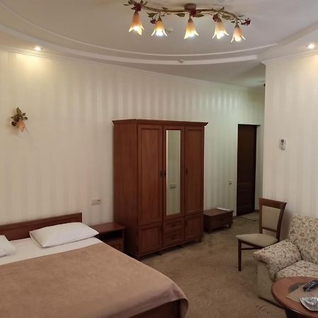 Hotel Status Виниця Екстериор снимка