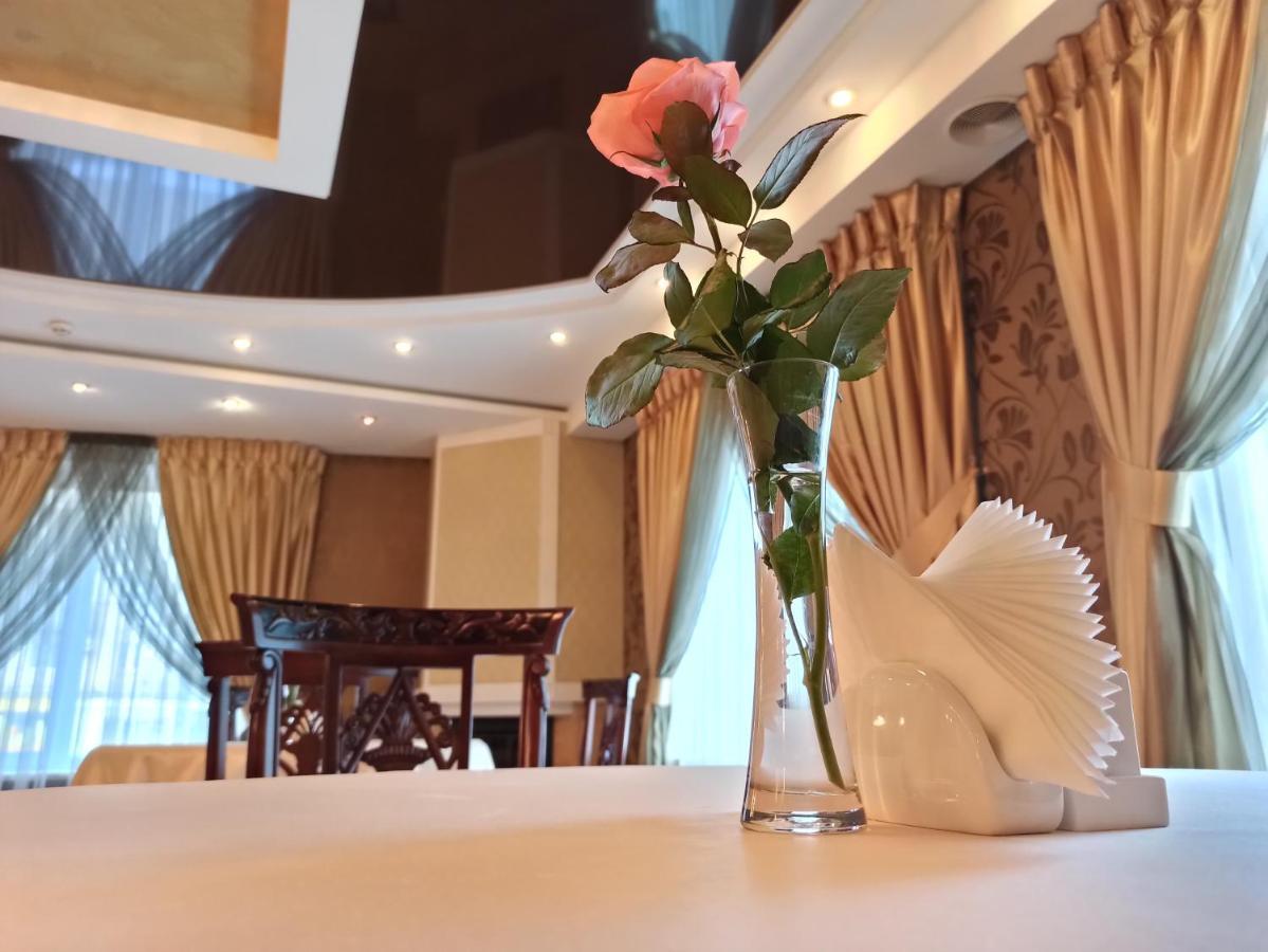 Hotel Status Виниця Екстериор снимка