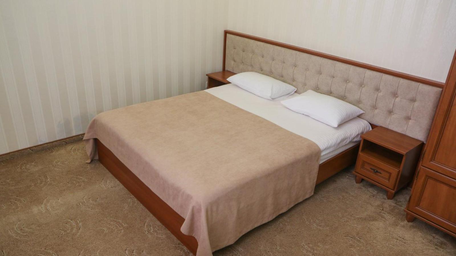Hotel Status Виниця Екстериор снимка
