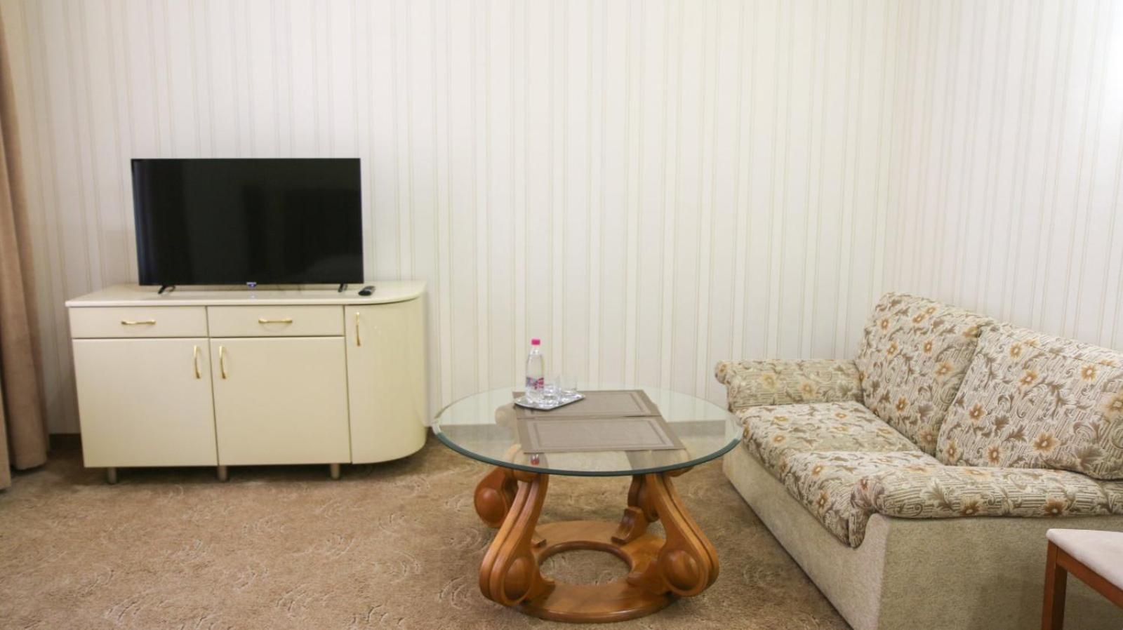 Hotel Status Виниця Екстериор снимка