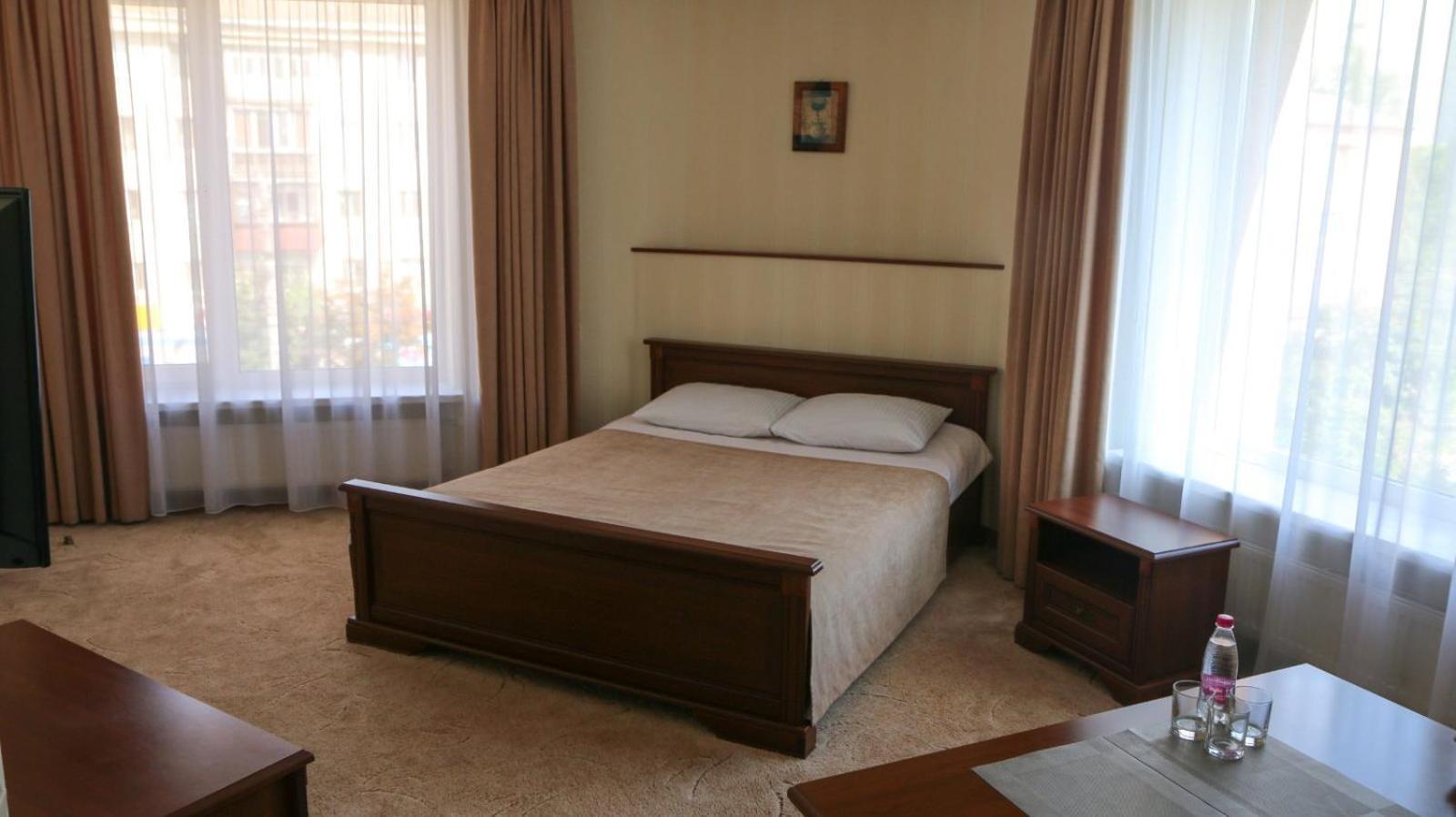 Hotel Status Виниця Екстериор снимка